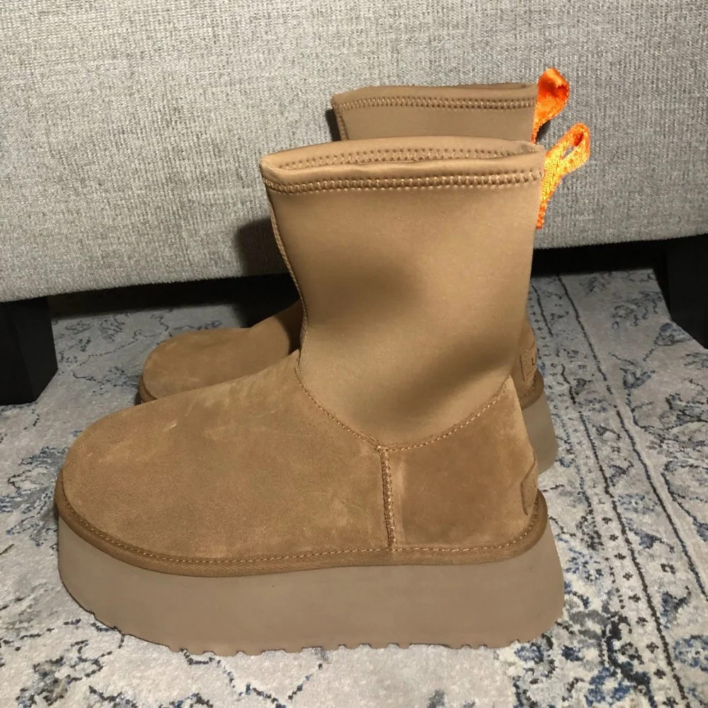 Ugg Classic Dipper platform short boots in Chestnut suede tan